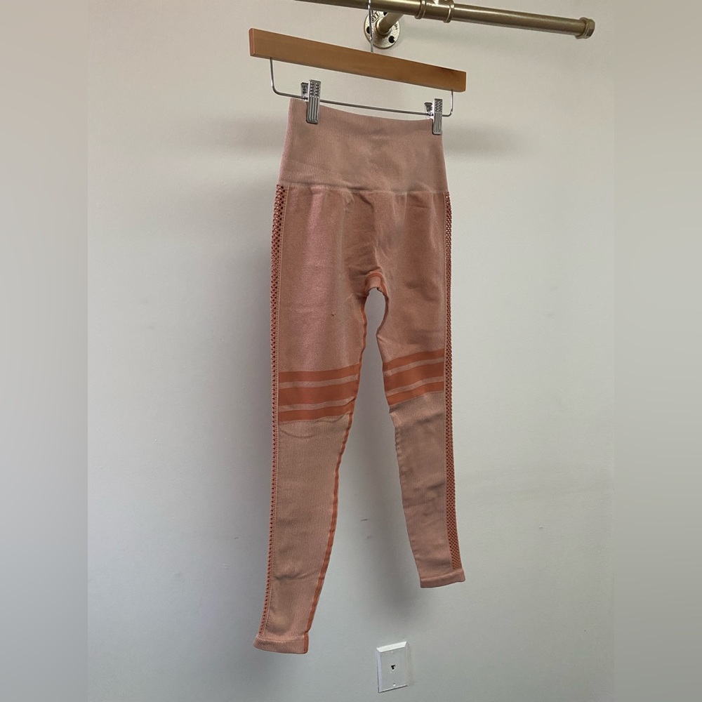 Bombshell Leggings - image 3